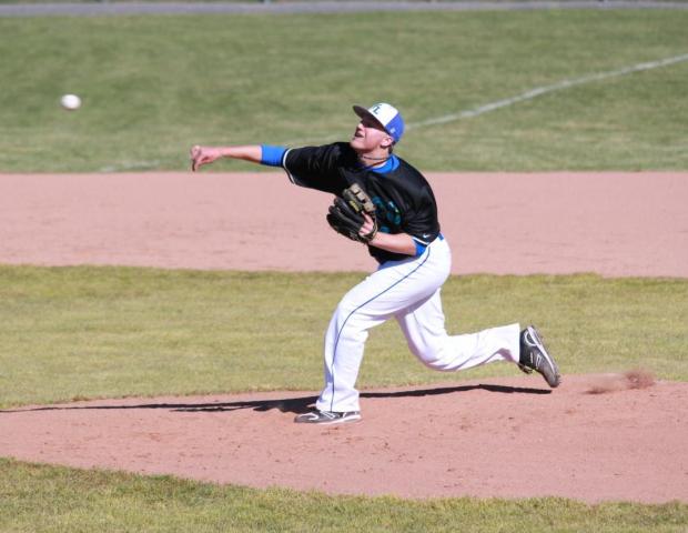 Baseball &ndash; Lakers Split Home Doubleheader With Niagara