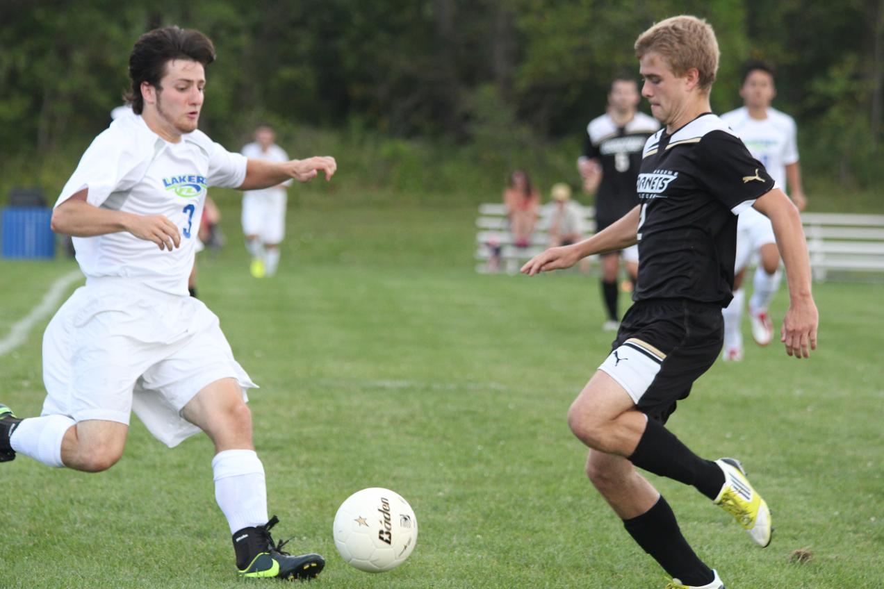 Anderson makes a play against Broome
