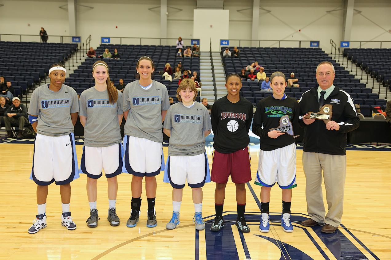 Strait and Women&rsquo;s Hoops Head Coach Henry Announced as Award Winners