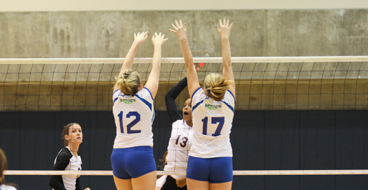 Women's Volleyball Sweeps Weekend Regional Matches