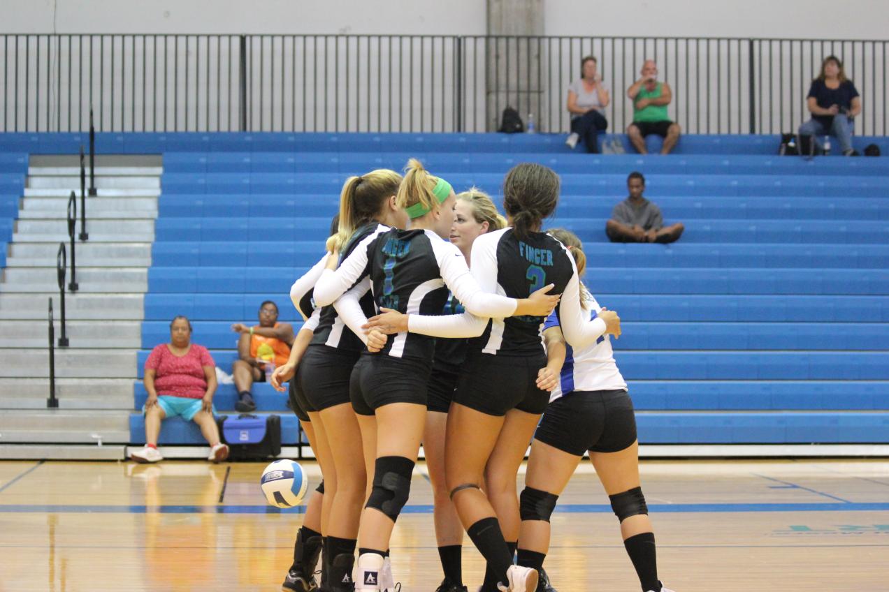 Volleyball &ndash; Lady Lakers Turn in 2-1 Record at TC3 Pod
