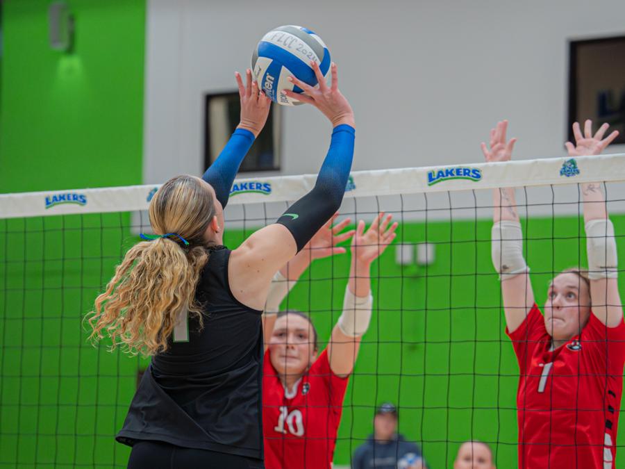 Women's Volleyball Extends Win Streak to 12 with Jefferson and Mohawk Valley Victories